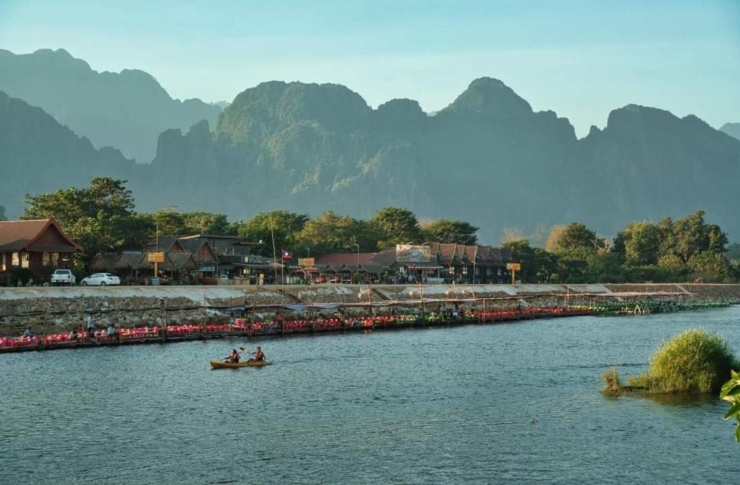 Vang Vieng Chanthala Hotel 1 المظهر الخارجي الصورة